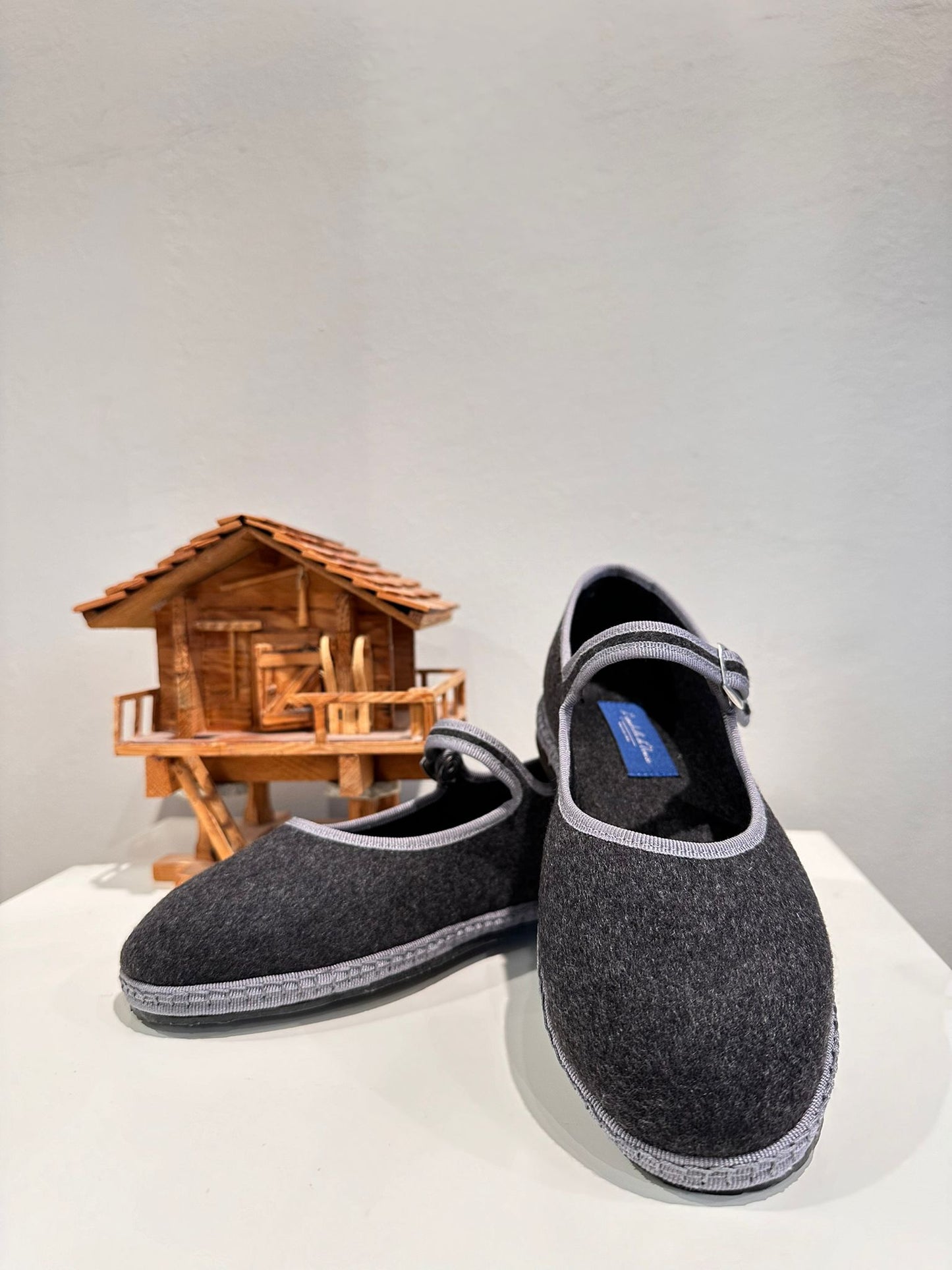 Friulane Mary Jane – EXCELLENCE-Serie | CASHMERE Grau - Hellgrauer Zopf 