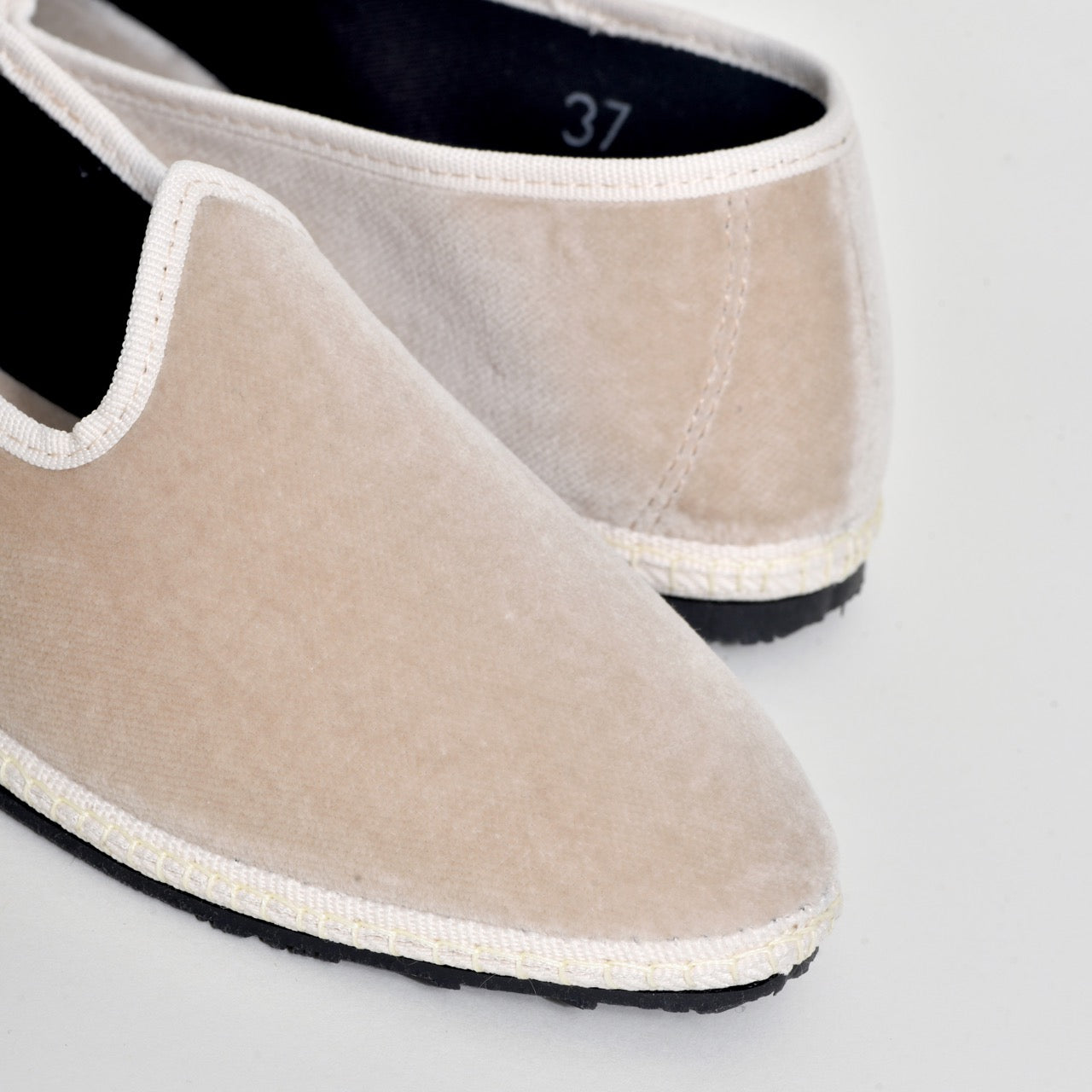 Friulane - Paradisio beige clair I Ganse blanc cassé