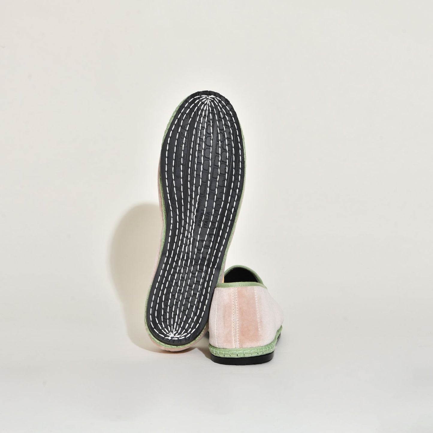 Friulane classique - Velours rose pastel I ganse vert