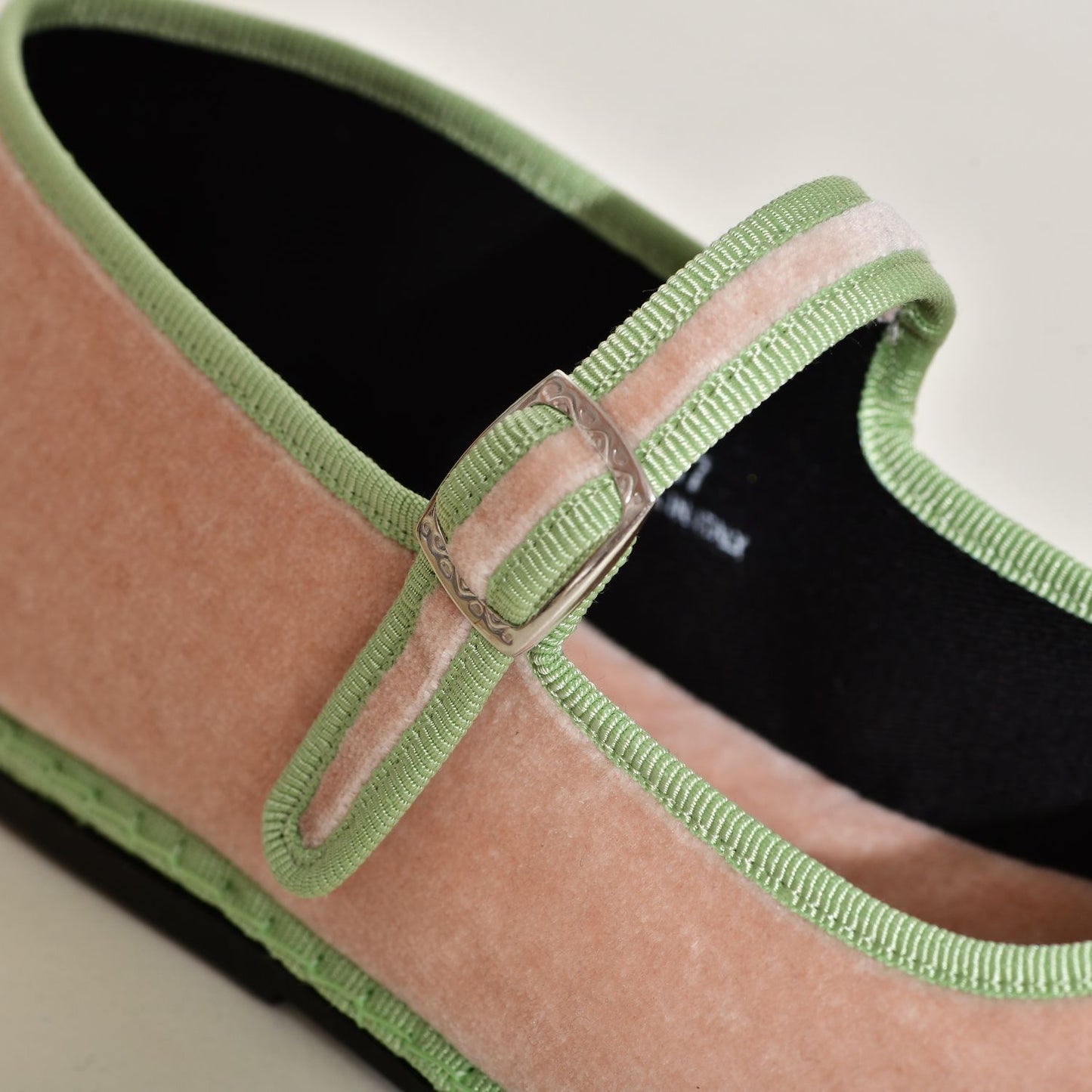 Furlane Mary Jane - Velours rose poudré i Ganse Verte