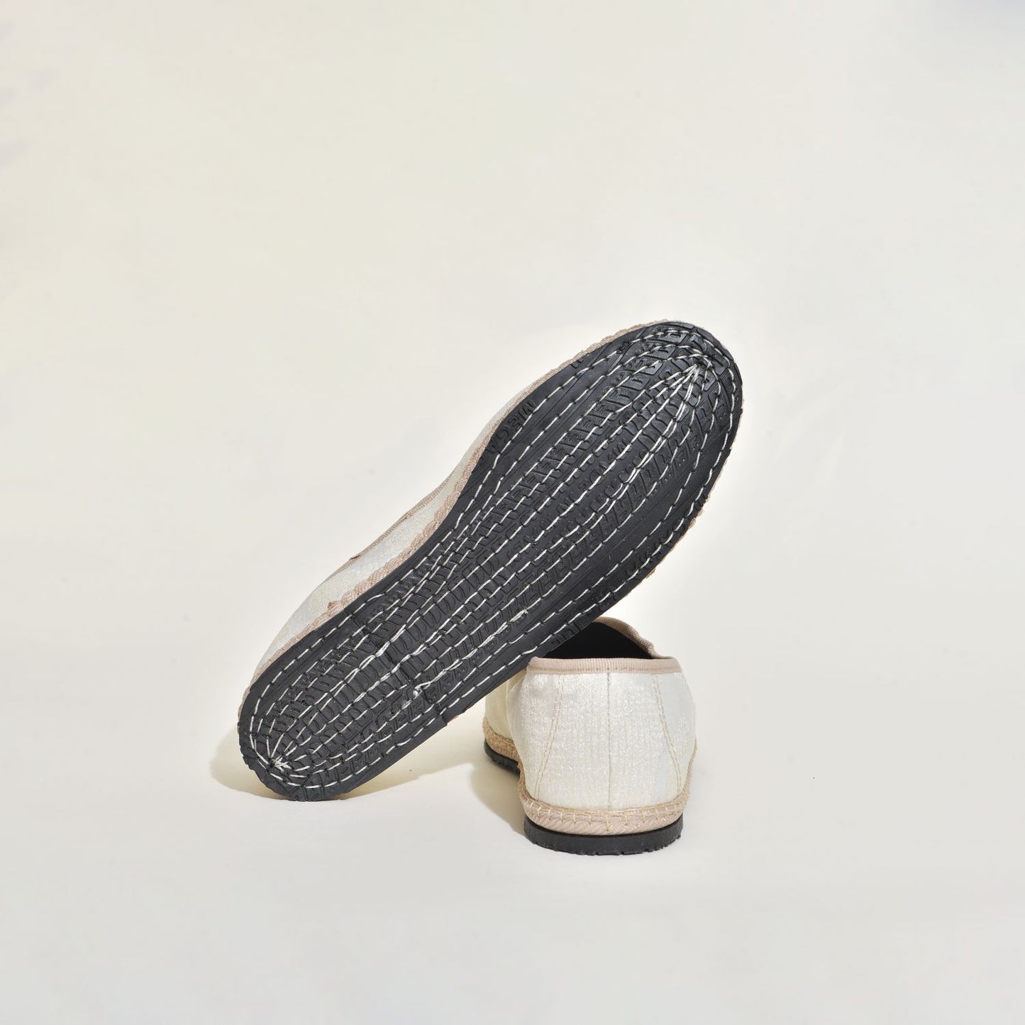 Friulane Classique - Tissu RUBELLI - Blanc cassé motifs en surimpression - Pour Elle&Lui