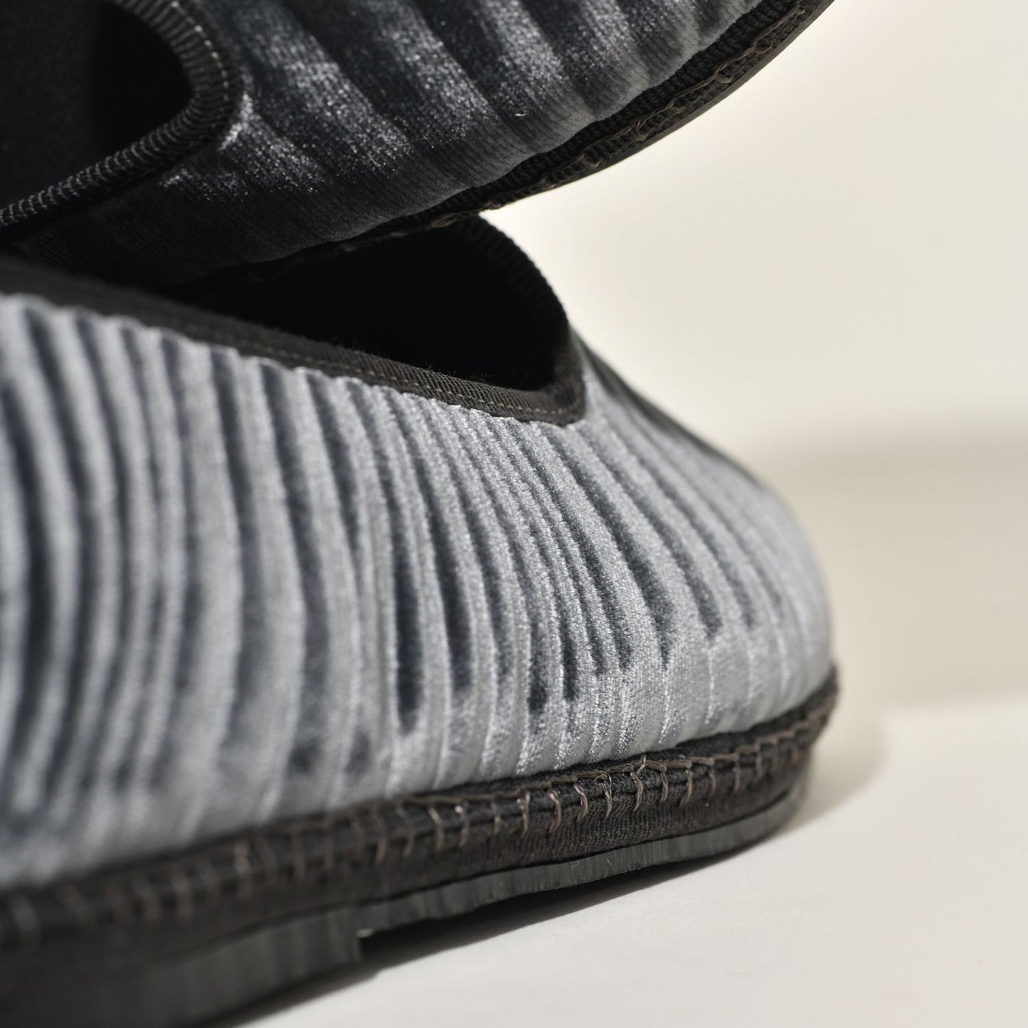 Friulane Velours Rayures "serpentine" I Gris anthracite - Pour Elle & Lui