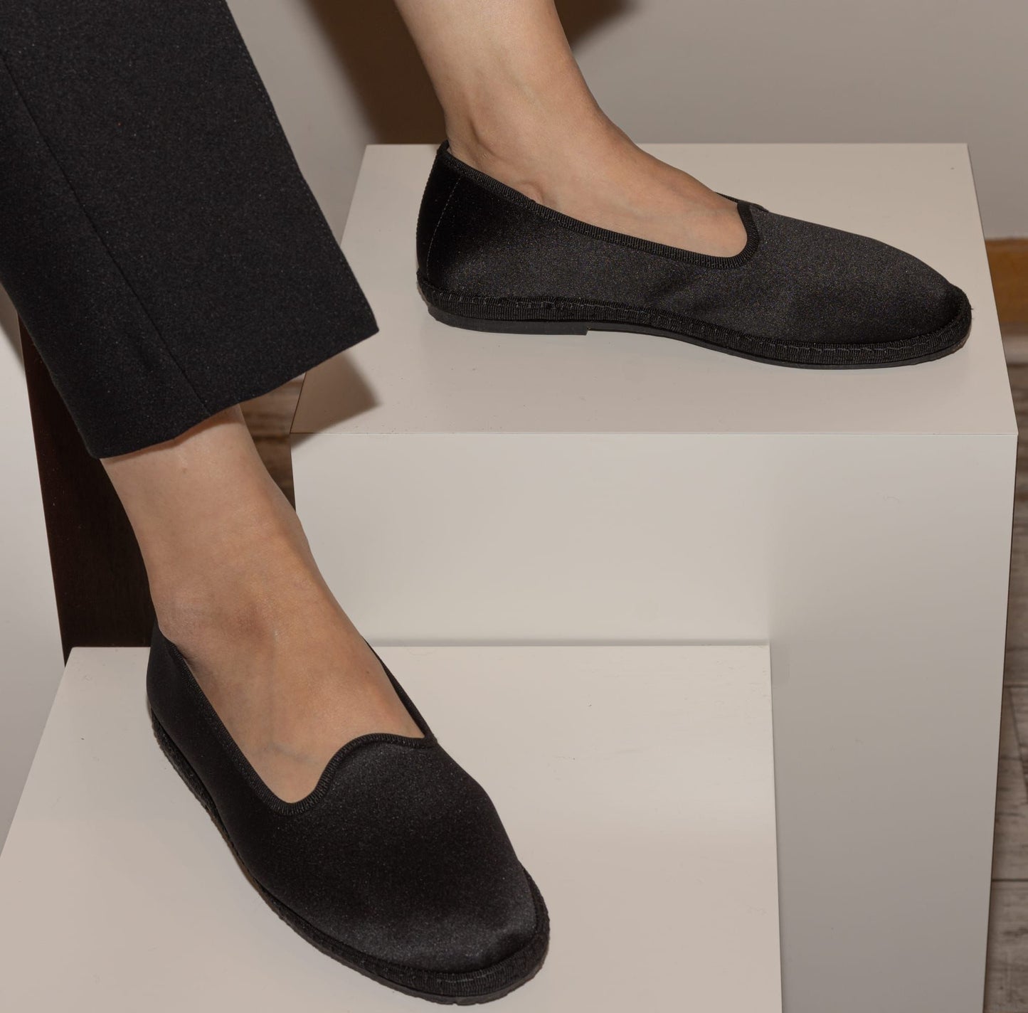 Friulane - Noir Smoking | Satin - Elle & Lui